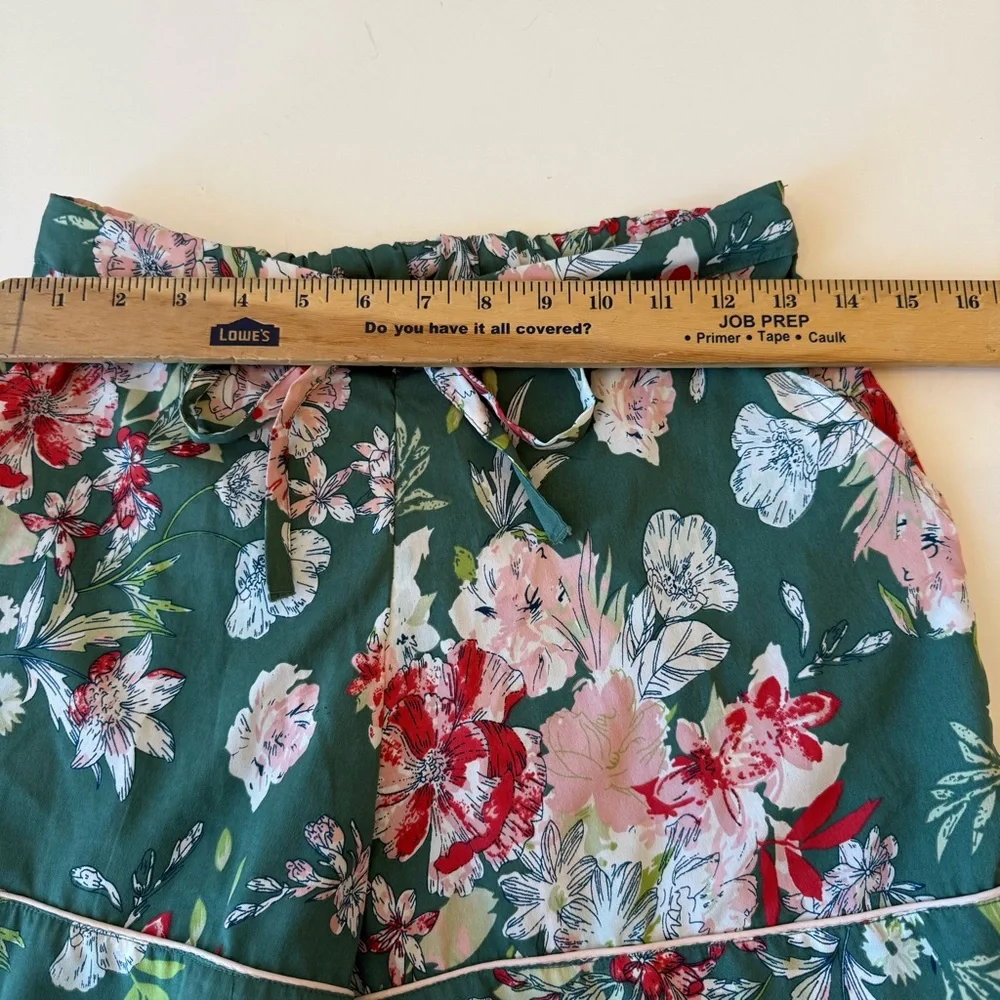 Women’s Spring Floral Green, Pink Pajama Shirt and Shorts Set, Lightweight, EUC - Picture 6 of 10